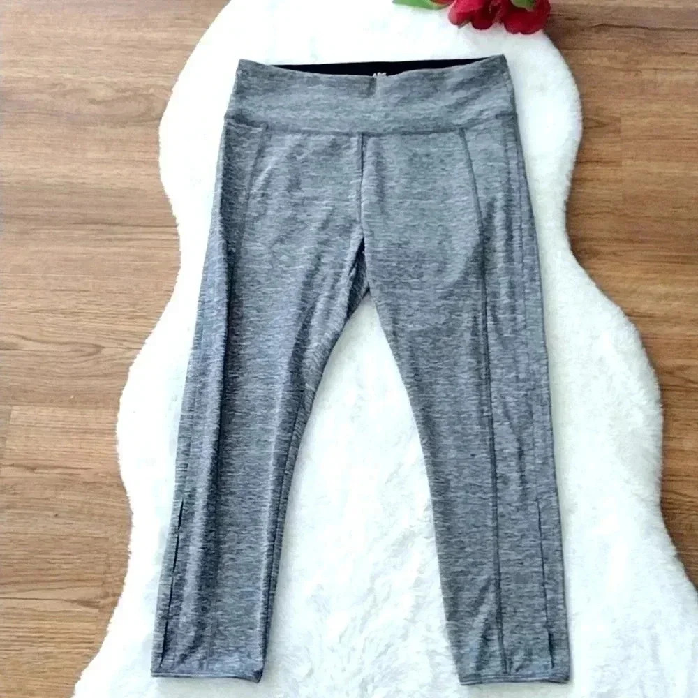 Athletic Gray Capri Gym Leggings Ankle Detail Like New Performance Leggings Med
